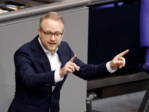 Michael Kruse (FDP) spricht bei einer Debatte im Deutschen Bundestag.
