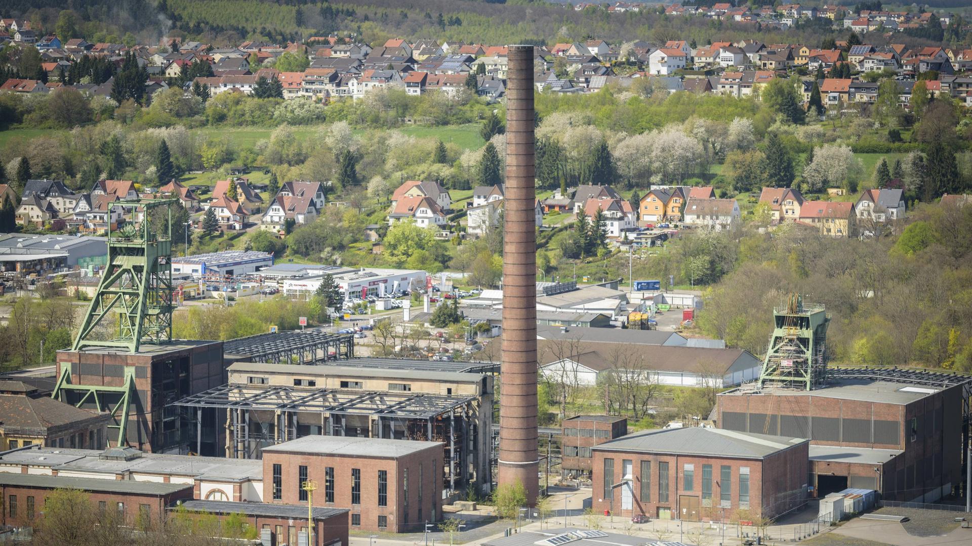 Blick auf ein ehemaliges Bergwerk in der saarländischen Gemeinde Reden Blick auf ein ehemaliges Bergwerk in der saarländischen Gemeinde Reden