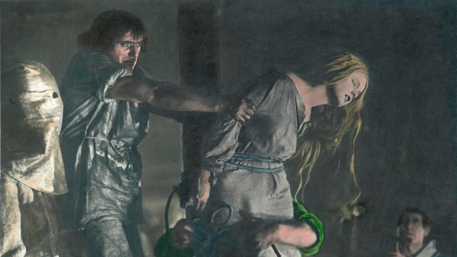Szene aus Friedrich Wilhelm Murnaus "Faust"-Verfilmung von 1926 Szene aus Friedrich Wilhelm Murnaus "Faust"-Verfilmung von 1926