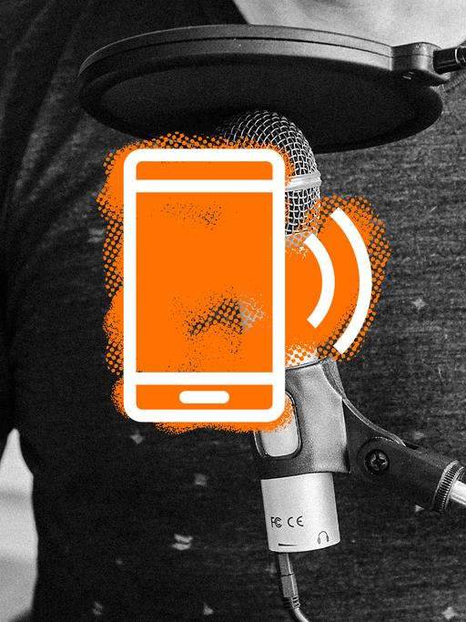 Collage: Ein Mikrofon hinter einem gezeichneten Handy in weißer Farbe mit orangenem Hintergrund. 