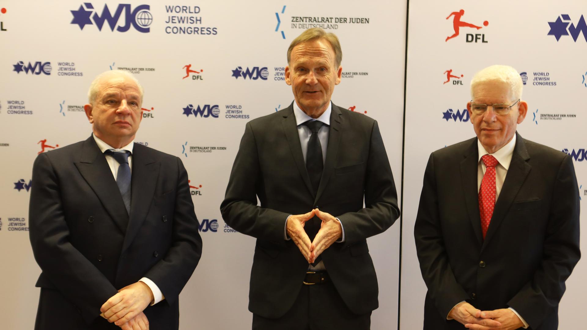 Maram Stein, Hans-Joachim Watzke und Josef Schuster stehen zu einem Foto aufgereiht. Maram Stein, Hans-Joachim Watzke und Josef Schuster stehen zu einem Foto aufgereiht.