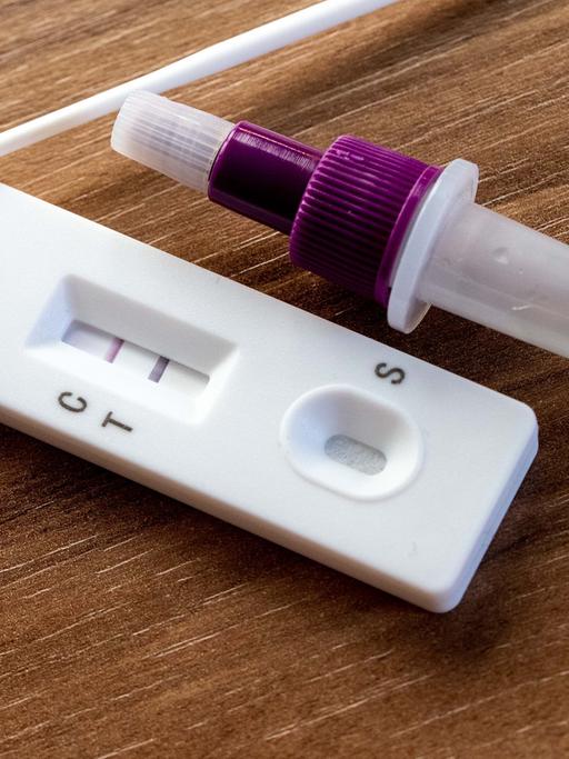 Corona Positiv - Regeln Und Tipps Zu Isolierung, Quarantäne ...