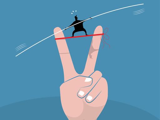 Illustration einer Hand, die das Victory-Zeichen zeigt. Dazwischen balanciert auf einem Seil eine Person mit Stab und hat Probleme das Gleichgewicht zu halten