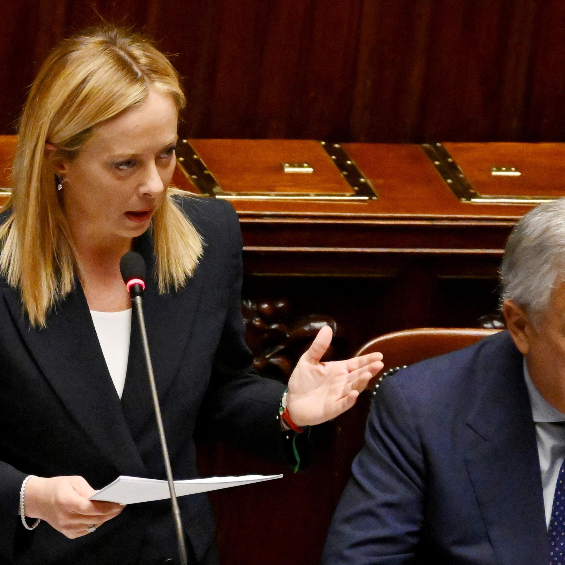Ministerpräsidentin Meloni spricht vor dem Parlament in Rom in Italien. 