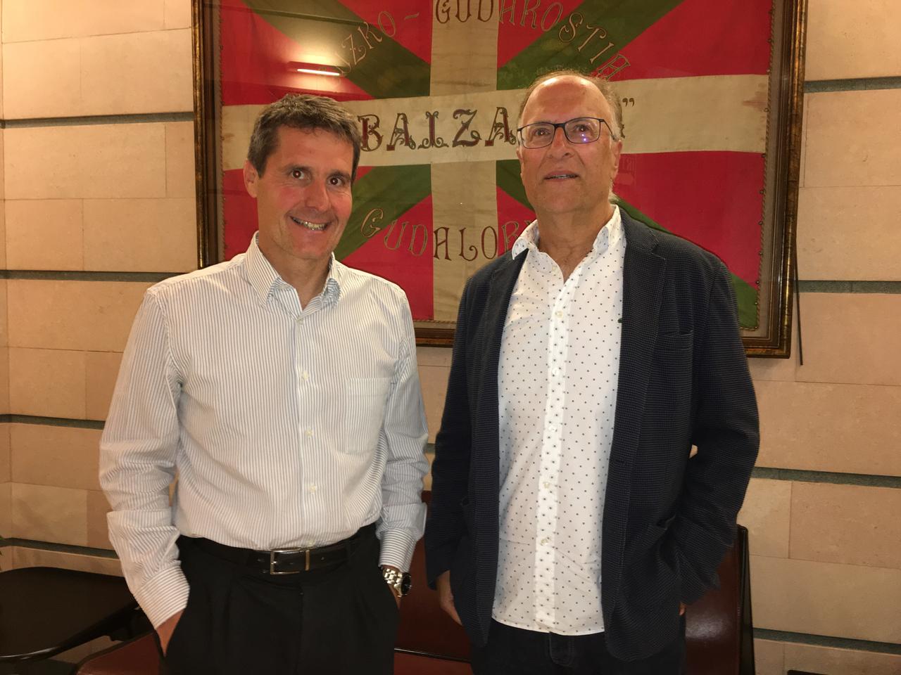 Mikel Burzako (links) und José Maria Etxebarria von der Baskischen Nationalistischen Nationalpartei PNV