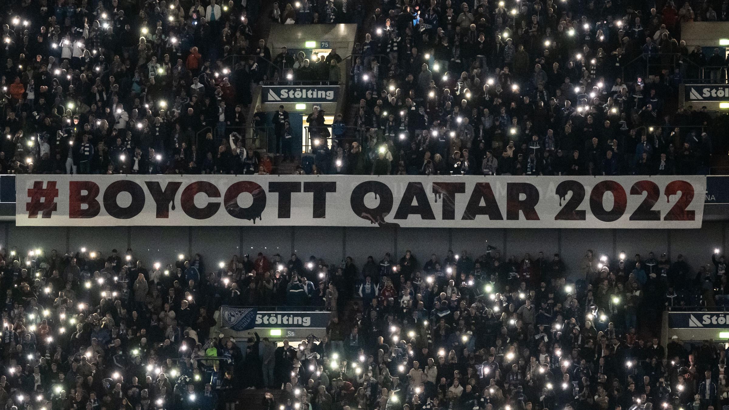 Ein Banner mit der Aufschrift #Boycott Qatar 2022