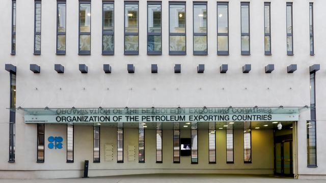 Das Logo der Organization of the Petroleum Exporting Countries (OPEC) ist auf dem Gebäude in Wien, Österreich, zu sehen.