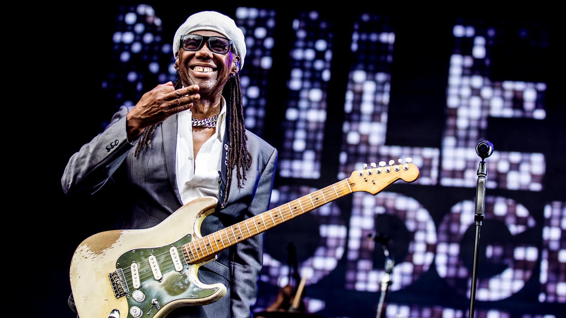 Nile Rodgers mit Gitarre Nile Rodgers mit Gitarre