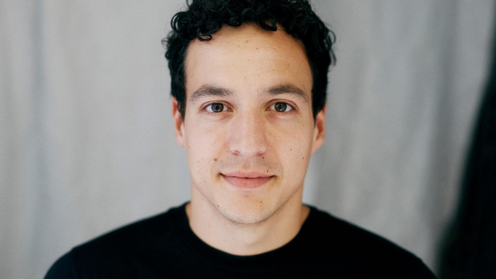 Porträt von Lukas Schreiber. Porträt von Lukas Schreiber.
