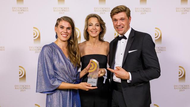 Die Nachrichtensendung 'Update' von Deutschlandfunk Nova wurde beim Deutschen Radiopreis 2019 als bestes Nachrichten- und Informationsformat ausgezeichnet