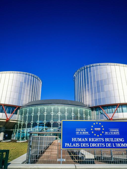Fassade des Europäischen Gerichtshofs für Menschenrechte in Straßburg