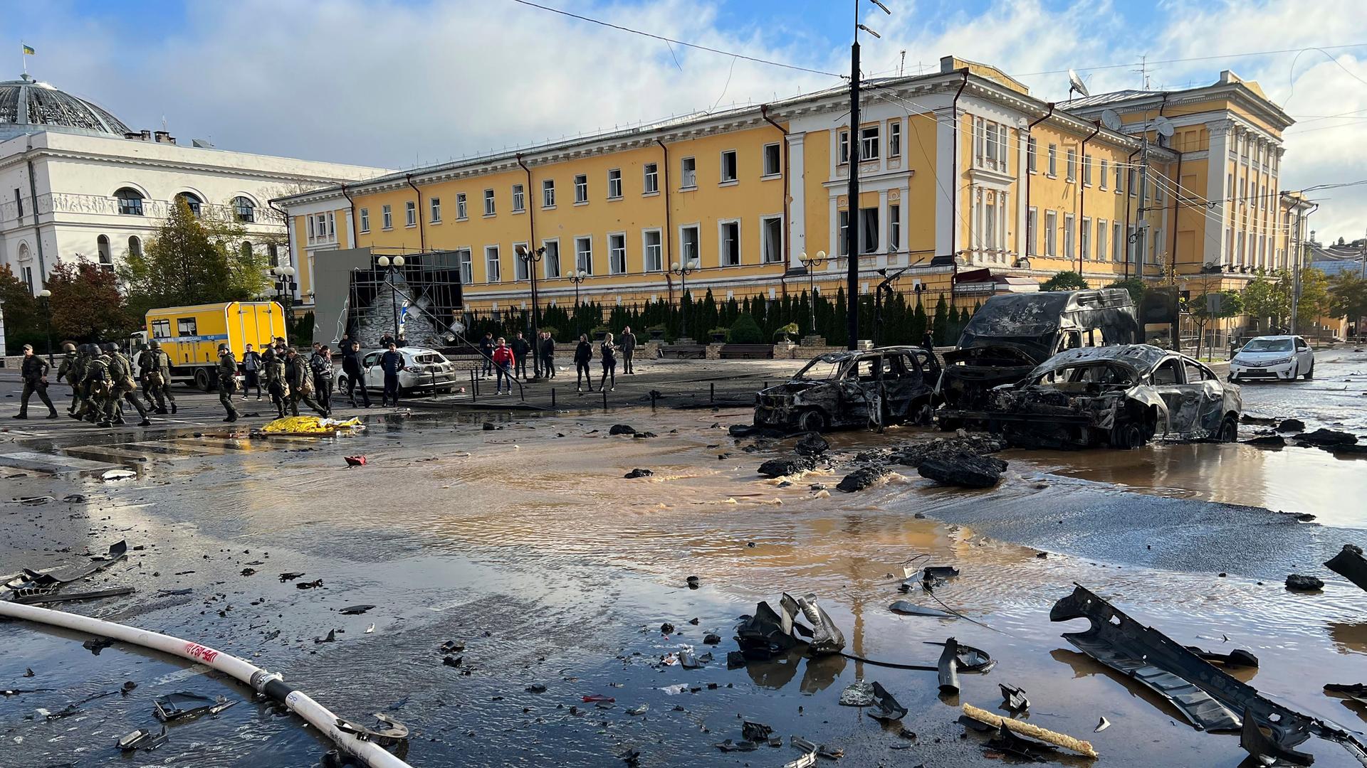 Schäden nach einem russischen Luftangriff in Kiew, Archivbild