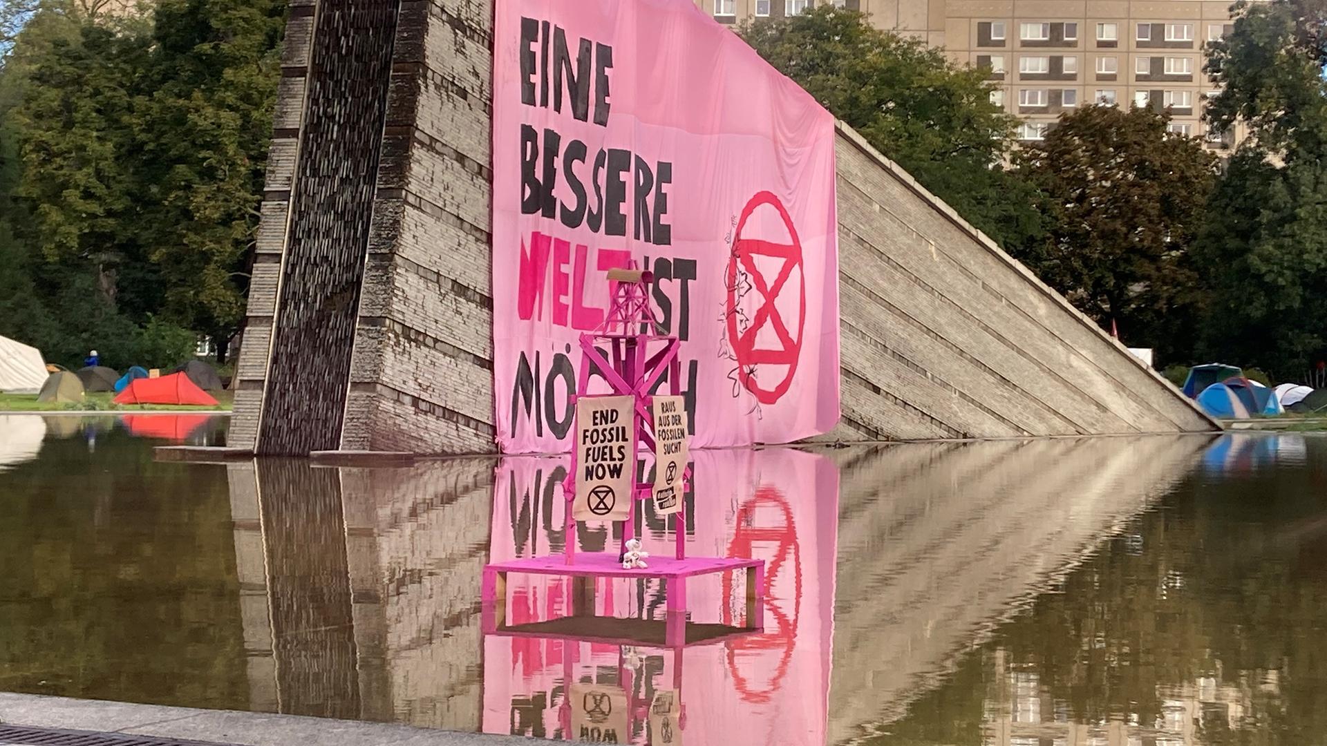 Camp von Extinction Rebellion an der Berliner Invalidenstraße während einer Aktion im Herbst