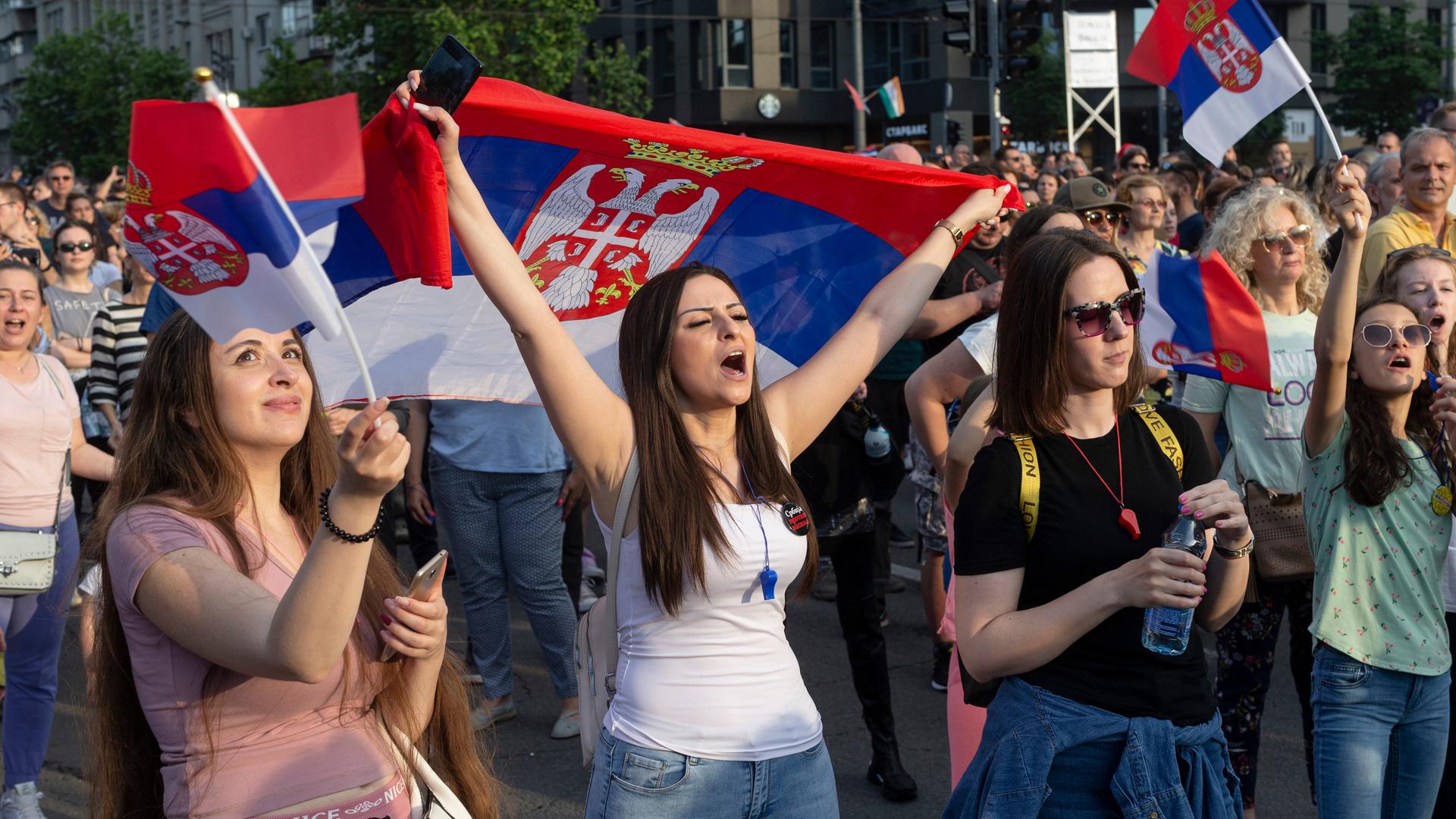 Serbien - Erneut Großdemo gegen Regierung in Belgrad