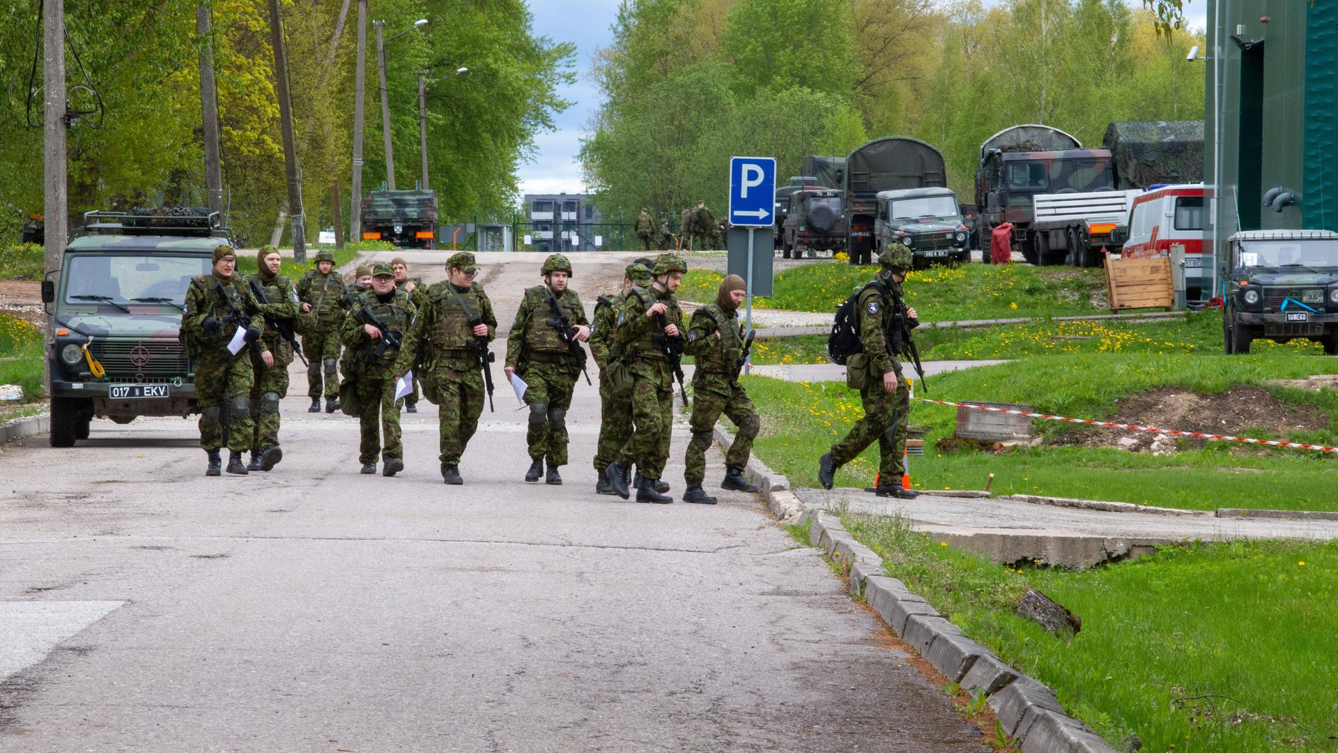 Das estländische Militär bei einer Übung mit Partnern im Mai 2022 Das estländische Militär bei einer Übung mit Partnern im Mai 2022