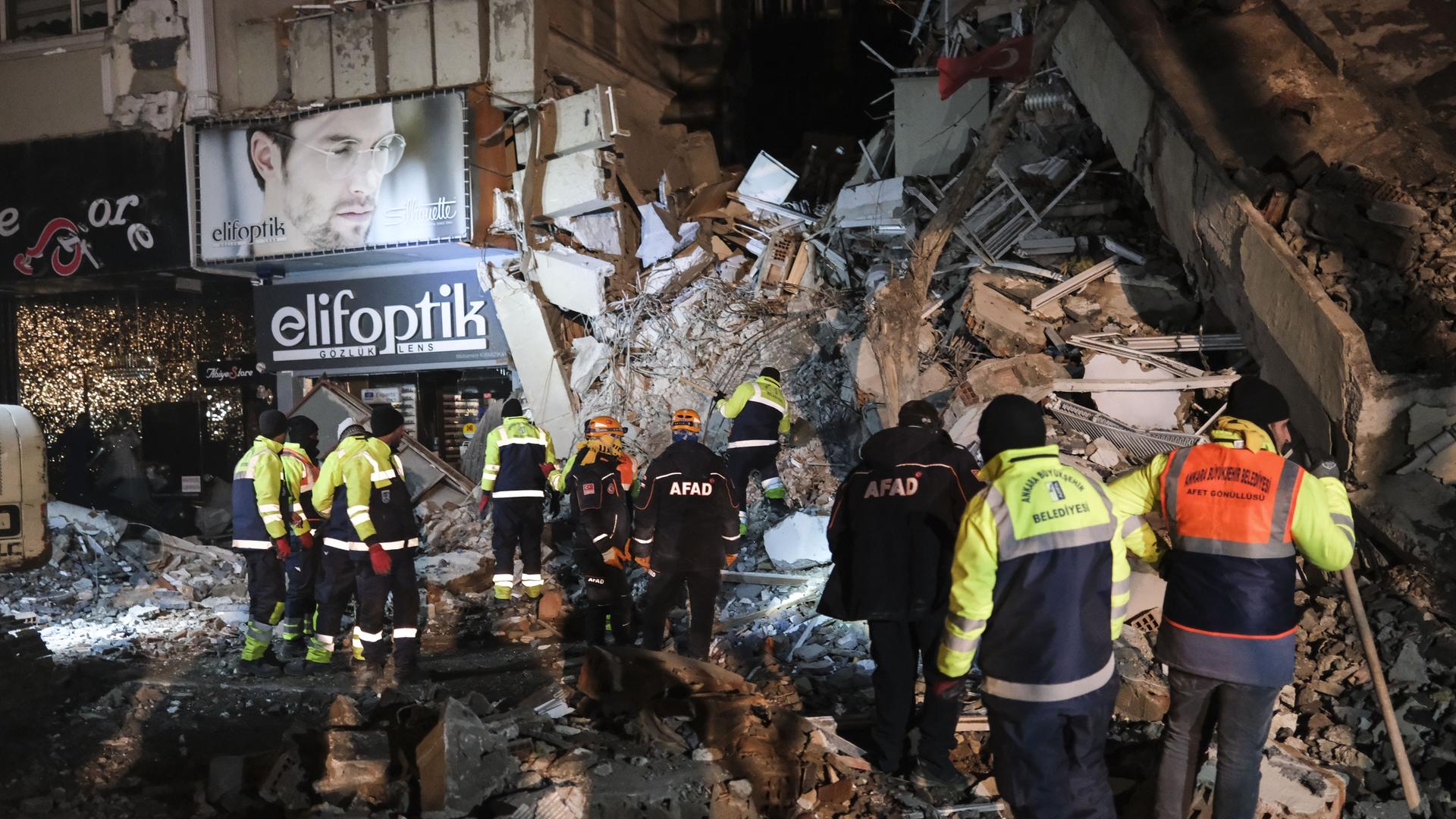 Erdbeben-Katastrophe in der Türkei und Syrien - Tedros: Wettlauf gegen die Zeit - mehr als 8.300 Tote