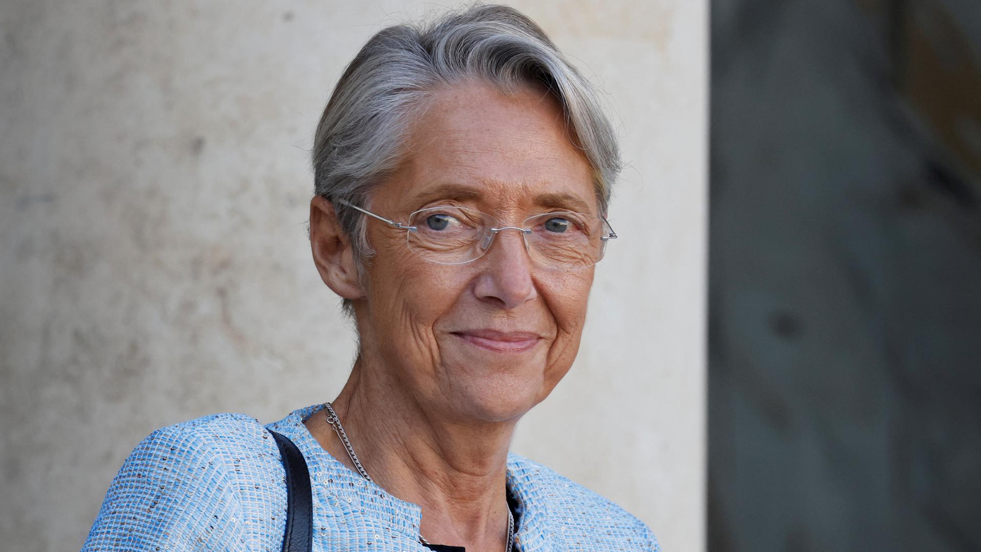 Elisabeth Borne vor dem Elysee-Palast in Paris (Archivbild)