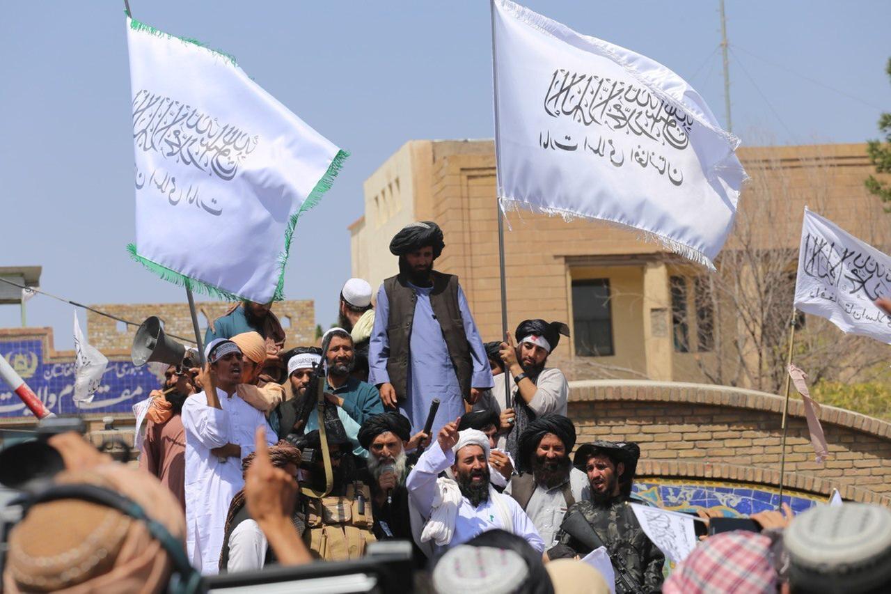 Die Taliban Ende August im afghanischen Herat nach der politischen Machtübernahme Die Taliban Ende August im afghanischen Herat nach der politischen Machtübernahme