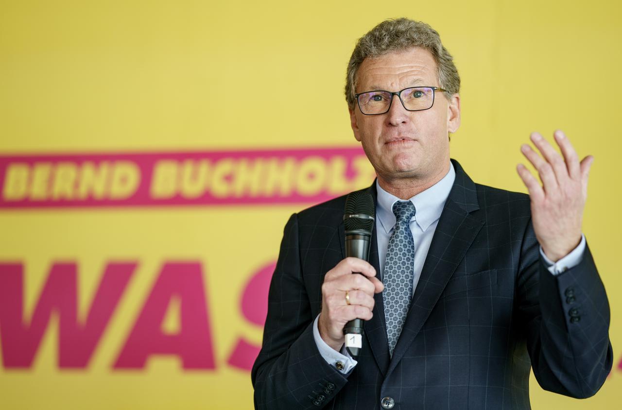 Bernd Buchholz (FDP), Schleswig-Holsteins Wirtschaftsminister und Spitzenkandidat seiner Partei bei der kommenden Landtagswahl am 08. Mai 2022.