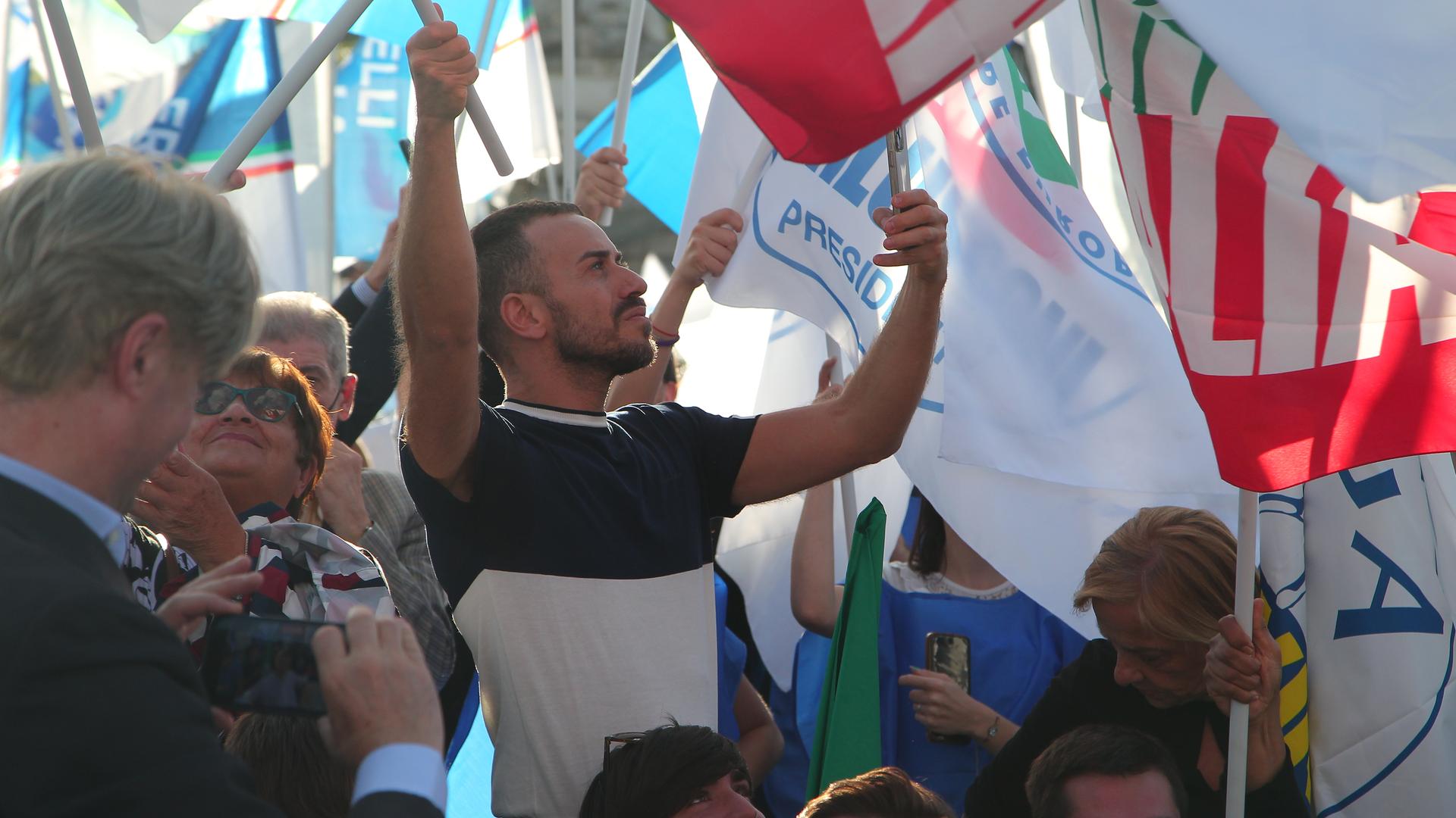 Wahlkampfveranstaltung der erwarteten Mitte-Rechts-Koalition auf dem Piazza del Popolo in Rom, Italien. Wahlkampfveranstaltung der erwarteten Mitte-Rechts-Koalition auf dem Piazza del Popolo in Rom, Italien.