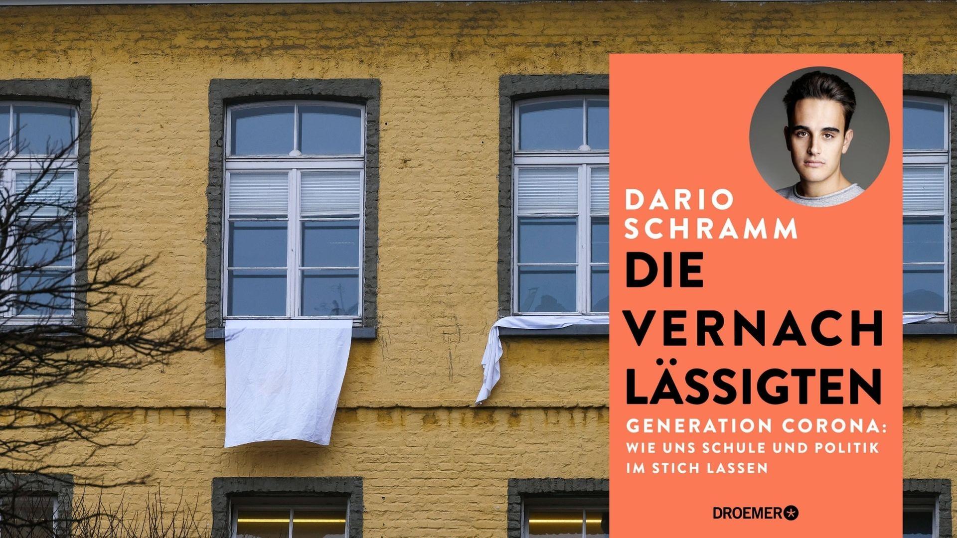 Dario Schramm, Deutschlands ehemaliger oberster Schülersprecher hat eine Streitschrift über die Missstände der Schulpolitik verfasst: "Die Vernachlässigten. Generation Corona: Wie uns Schule und Politik im Stich lassen“. Im Hintergrund: Schulen hängen weiße Fahnen aus dem Fenster, um gegen die Corona-Politik zu protestieren. Dario Schramm, Deutschlands ehemaliger oberster Schülersprecher hat eine Streitschrift über die Missstände der Schulpolitik verfasst: "Die Vernachlässigten. Generation Corona: Wie uns Schule und Politik im Stich lassen“. Im Hintergrund: Schulen hängen weiße Fahnen aus dem Fenster, um gegen die Corona-Politik zu protestieren.