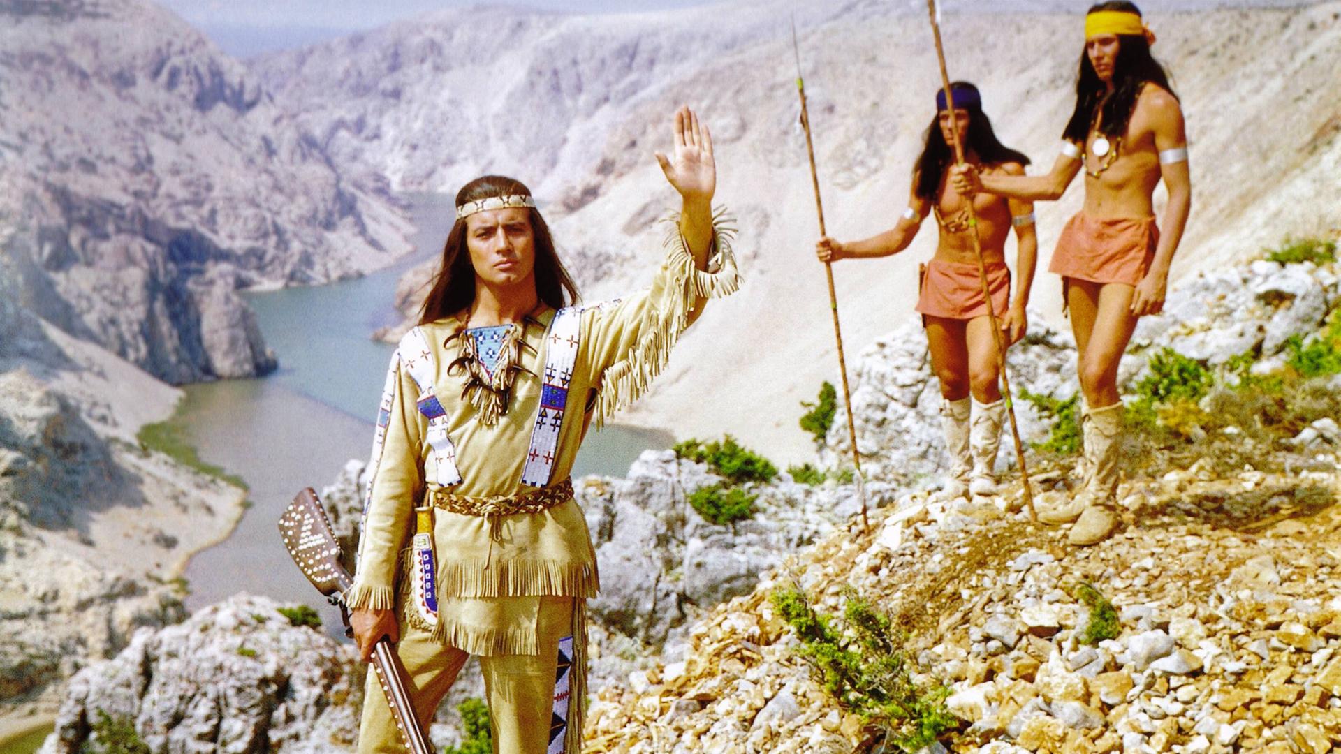 Schauspieler Pierre Brice als Häuptling Winnetou in einem Film aus dem Jahre 1963. Schauspieler Pierre Brice als Häuptling Winnetou in einem Film aus dem Jahre 1963.