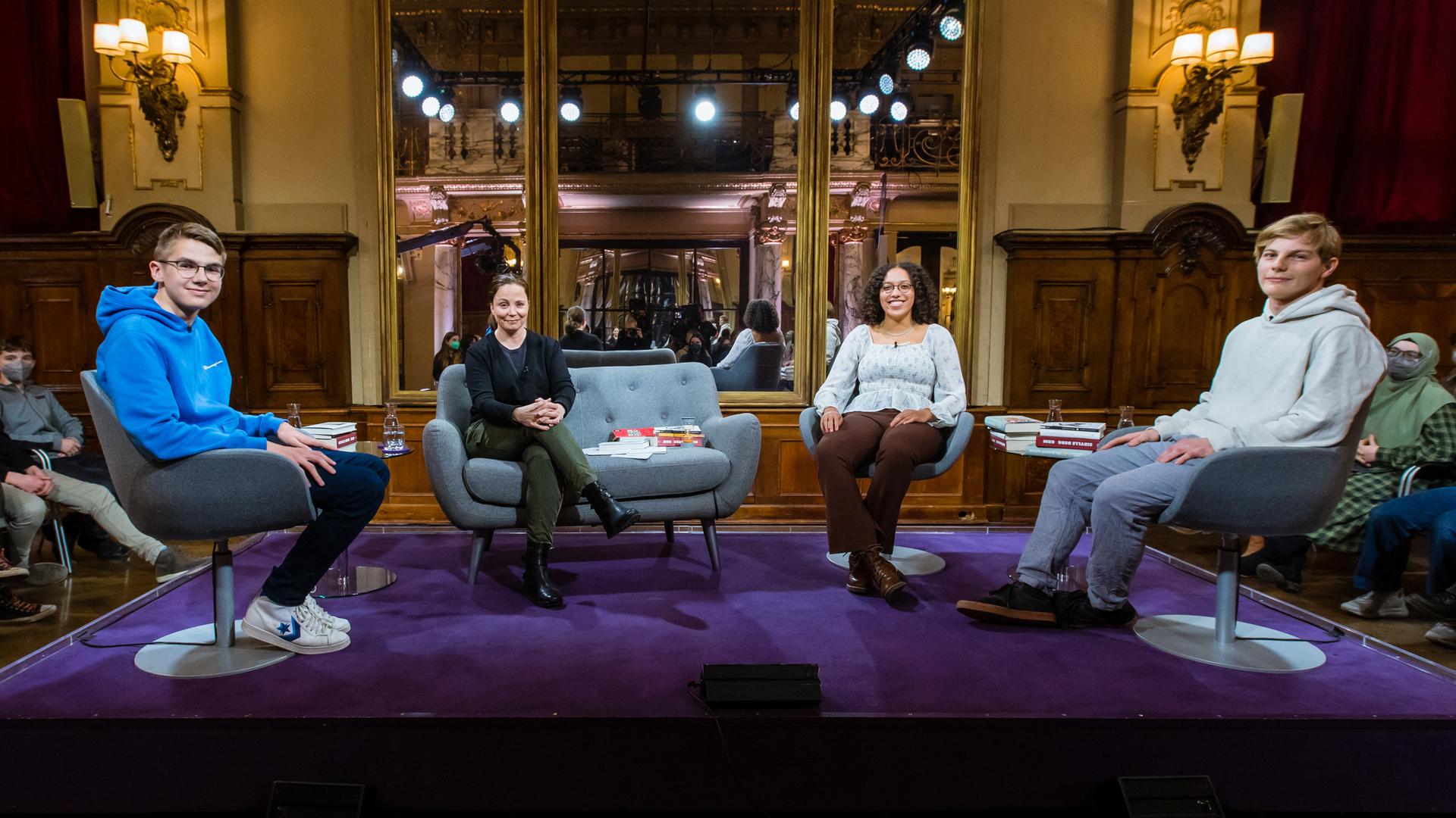Von links: Lucas Stiller, Thea Dorn, Sara Akinsola, Conrad Henzler Von links: Lucas Stiller, Thea Dorn, Sara Akinsola, Conrad Henzler