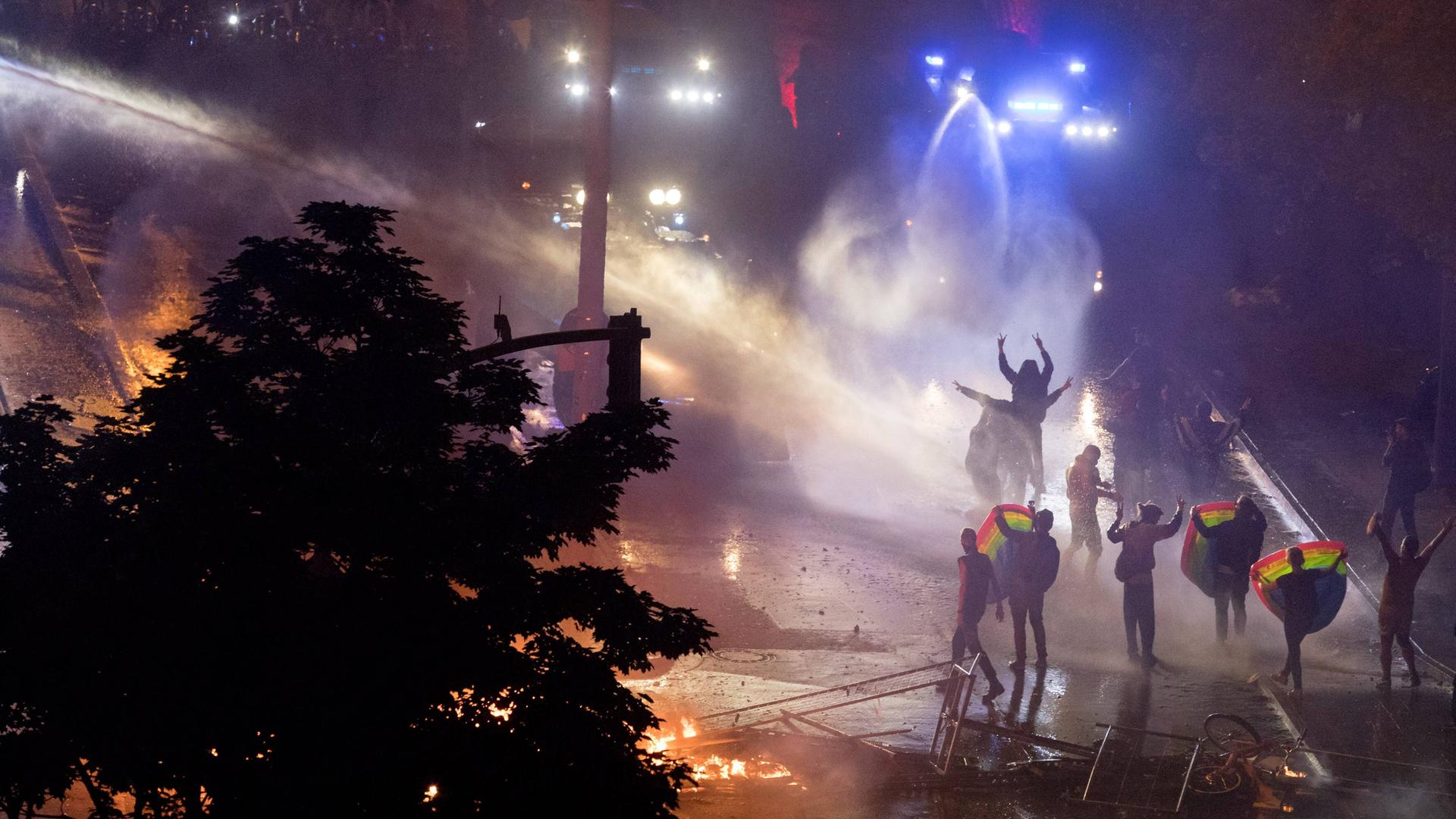 Strassenschlachten beim G20-Gipfel in Hamburg im Jahr 2017. Strassenschlachten beim G20-Gipfel in Hamburg im Jahr 2017.