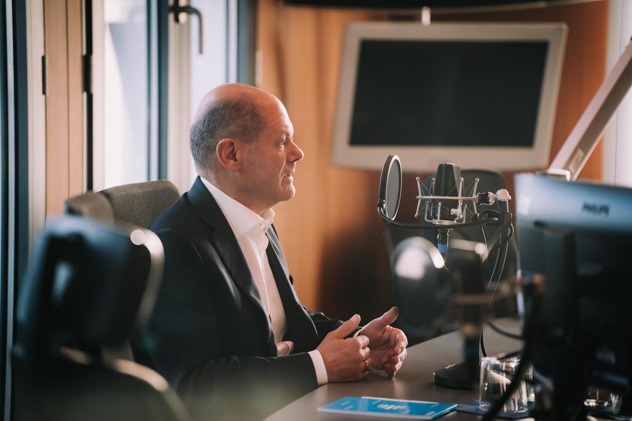 Olaf Scholz im Interview der Woche am 16.9.2022 im Dlf-Hauptstadtstudio in Berlin Olaf Scholz im Interview der Woche am 16.9.2022 im Dlf-Hauptstadtstudio in Berlin