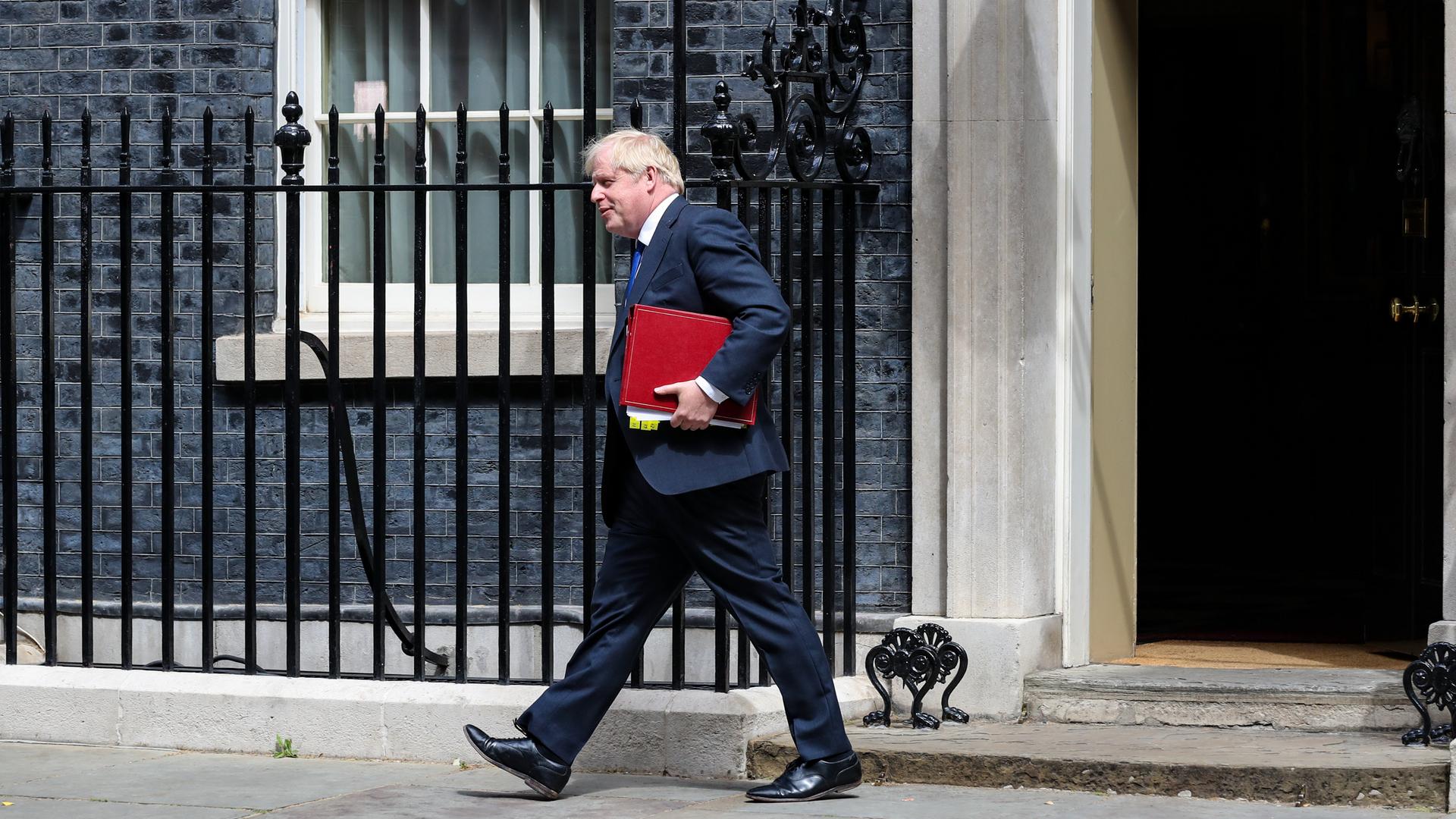 Boris Johnson verlässt die Downing Street Boris Johnson verlässt die Downing Street