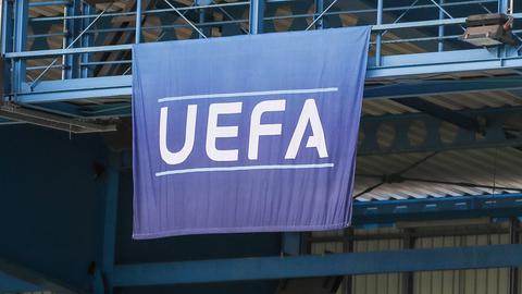 Eine Flagge der UEFA.