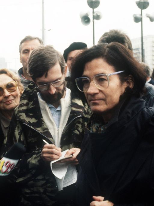 epa03020794 (FILE) A file picture dated 04 November 1989 shows German writer Christa Wolf (R) during a demonstration in Berlin, East Germany. Christa Wolf died on 01 December 2011 at the age of 82, publisher Suhrkamp reported. EPA/GUENTER GUEFFROY
