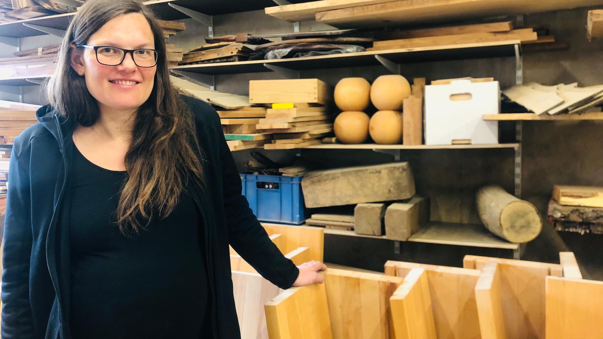 Die schwangere Tischlermeisterin Johanna Röh. Die schwangere Tischlermeisterin Johanna Röh.