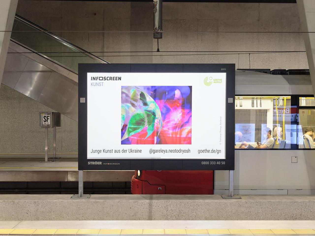 Eine Arbeit des ukrainischen Künstlerkollektivs Gareleya Neotodryosh. Zu sehen in 17 deutschen Städten auf ca. 720 digitalen Bildschirmen an Bus- und Bahnhaltestellen.