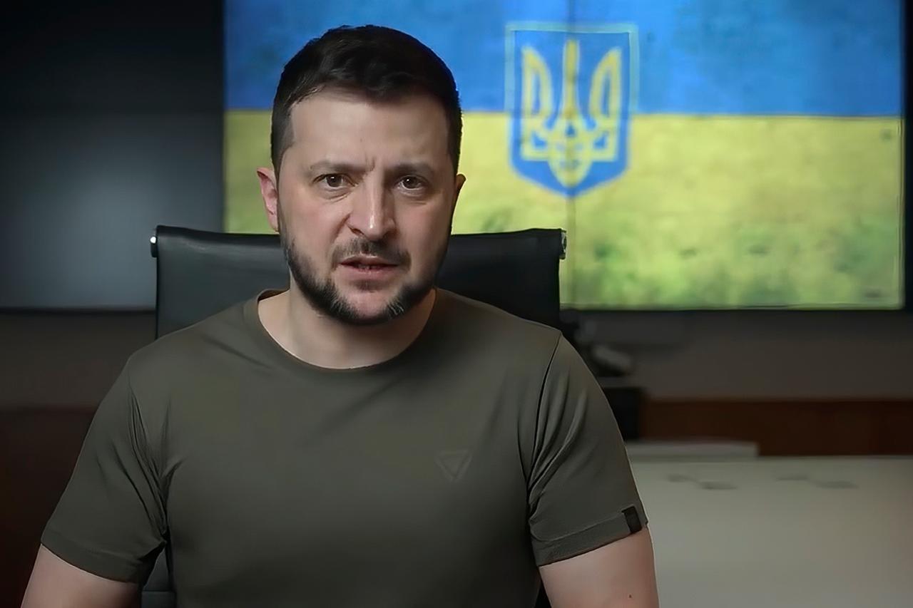 Wolodymyr Selenskyj, Präsident der Ukraine, während einer Videobotschaft am Freitag, 15.4.2022.