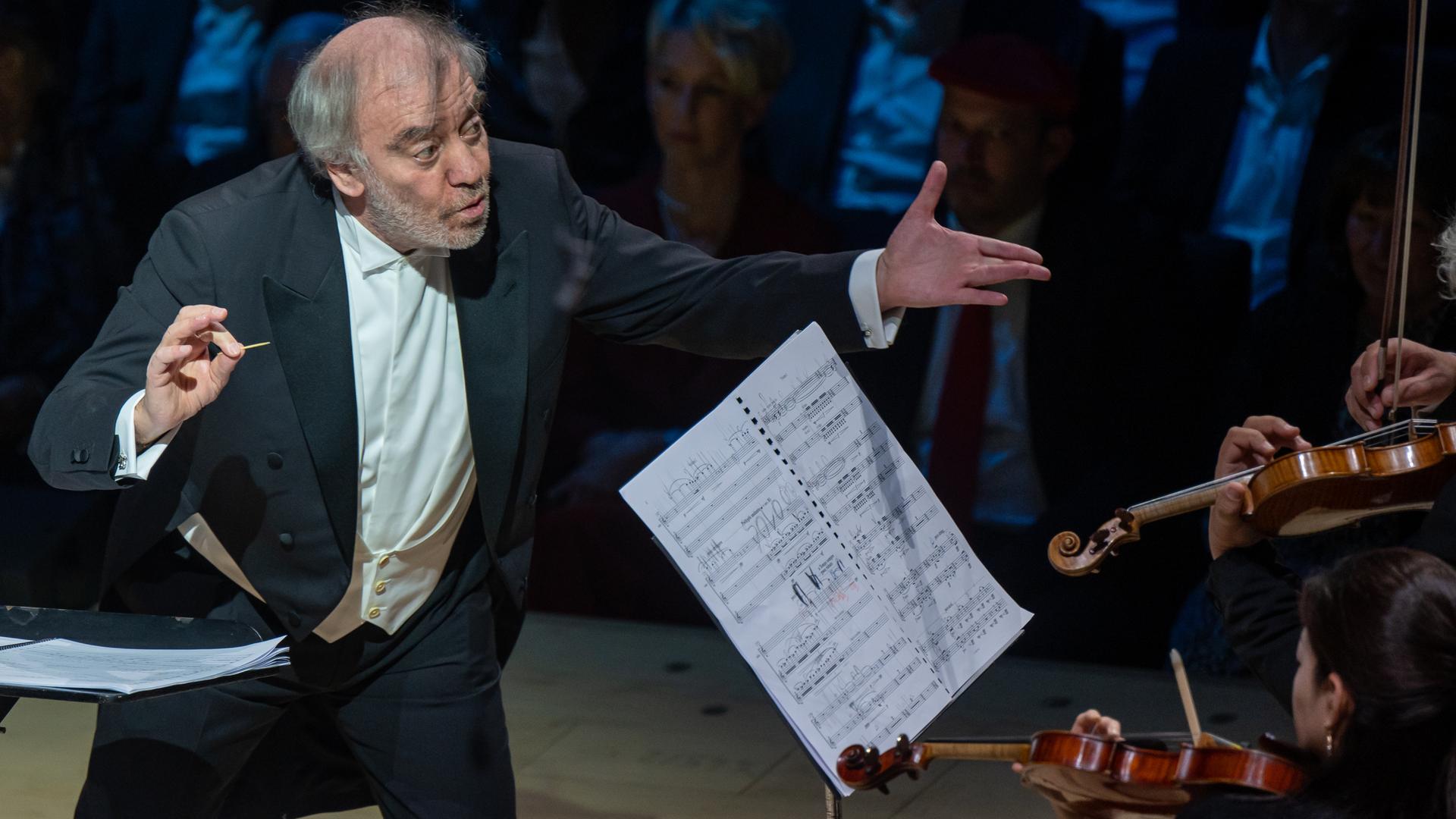 Valery Gergijew dirigiert die Münchner Philharmoniker. Valery Gergijew dirigiert die Münchner Philharmoniker.