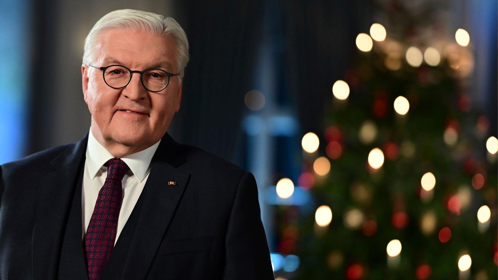 Weihnachtsansprache - Bundespräsident Ruft Zu Frieden Und Gemeinschaft ...