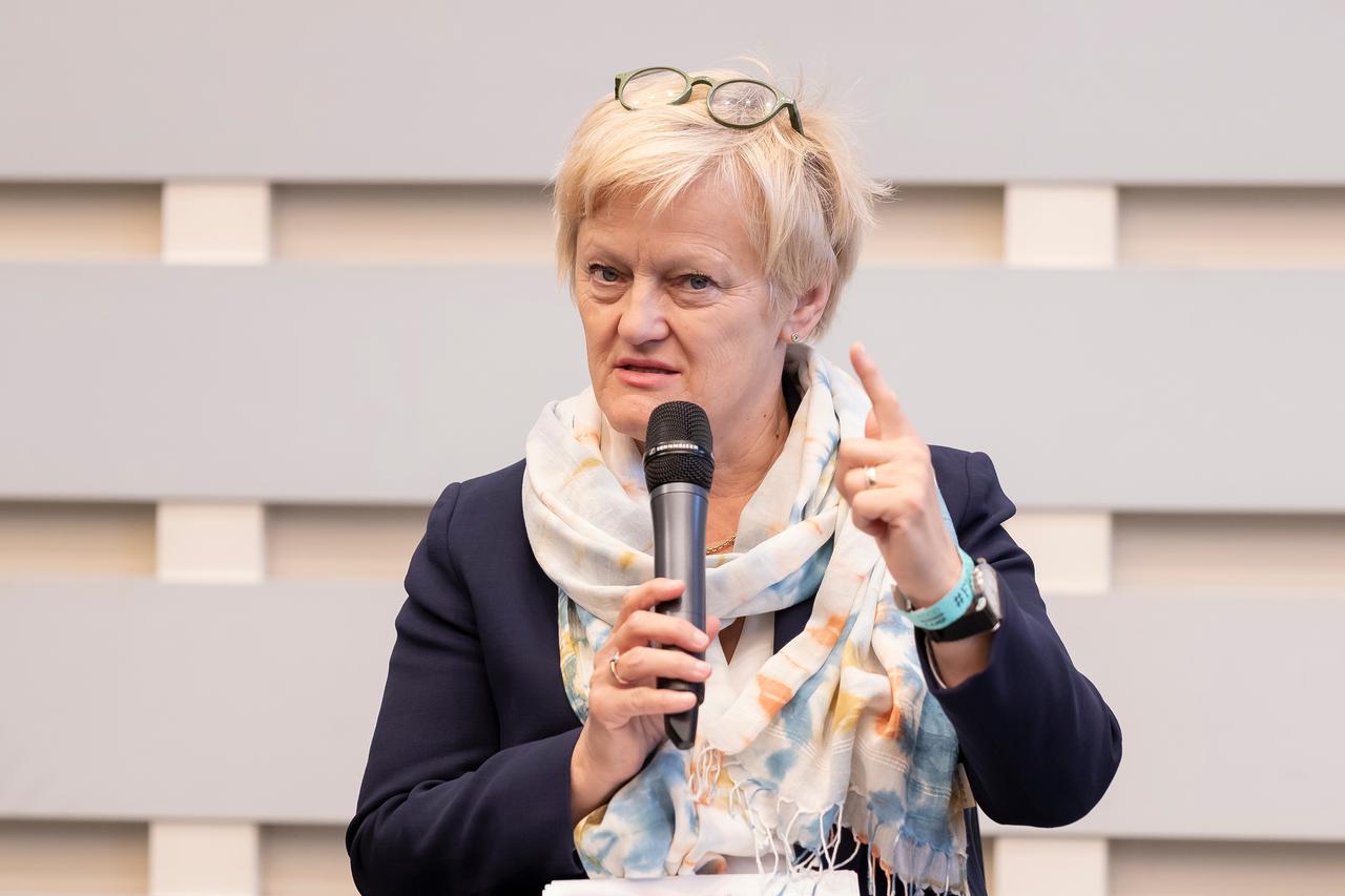 Renate Künast (Bündnis 90/Die Grünen) Renate Künast (Bündnis 90/Die Grünen)