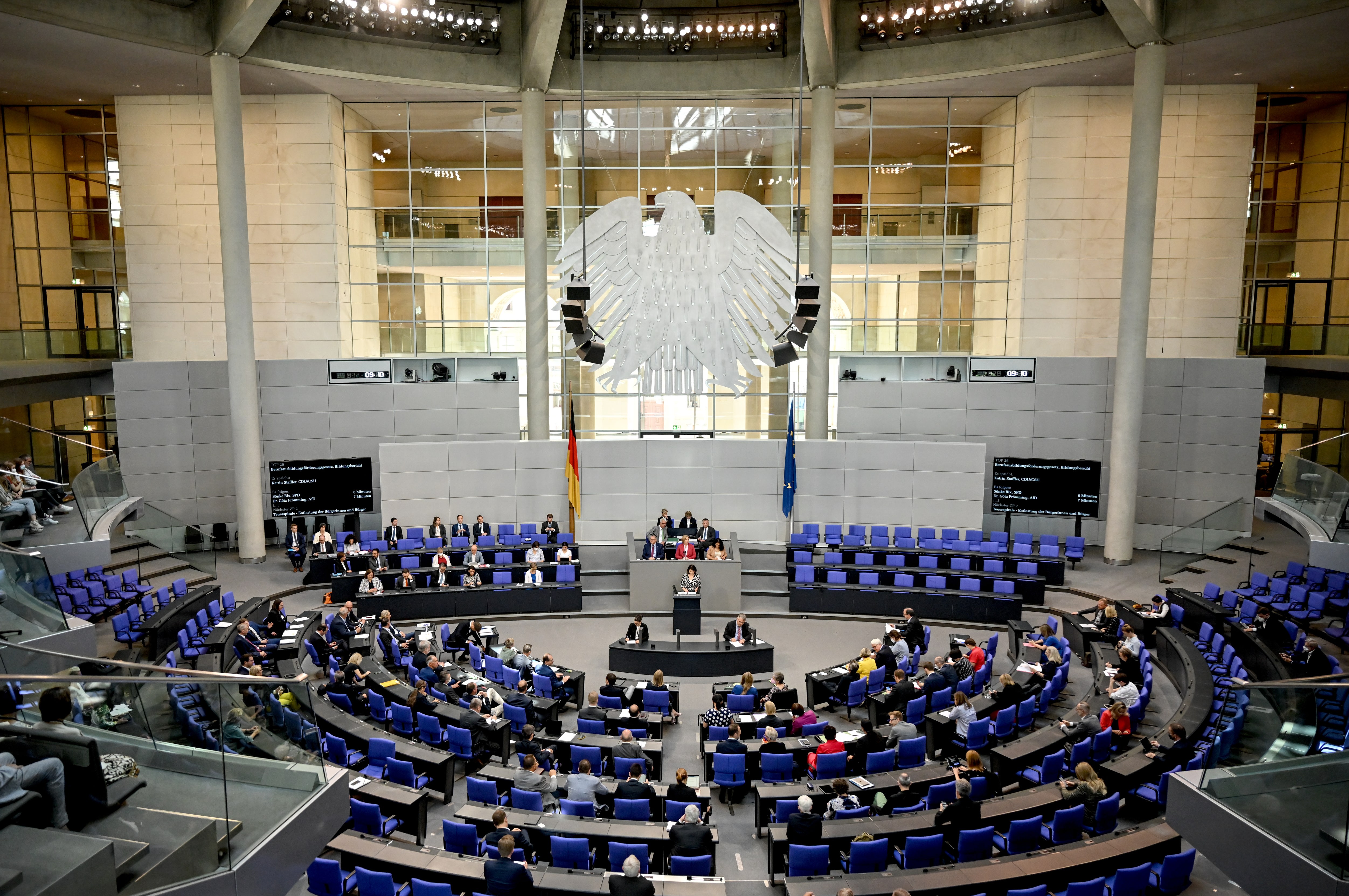 Bundestag - Debatte über umstrittene Wahlrechtsreform  