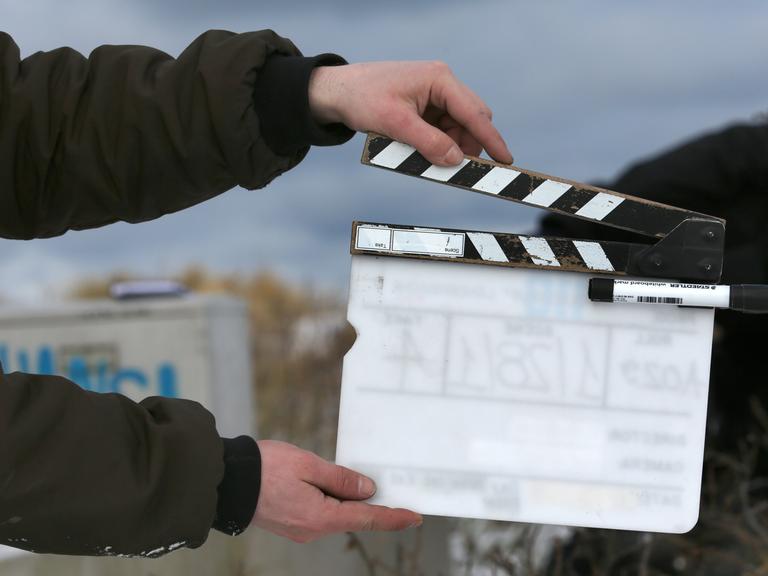 Eine Regieklappe um Takes beim Filmdreh zu markieren.