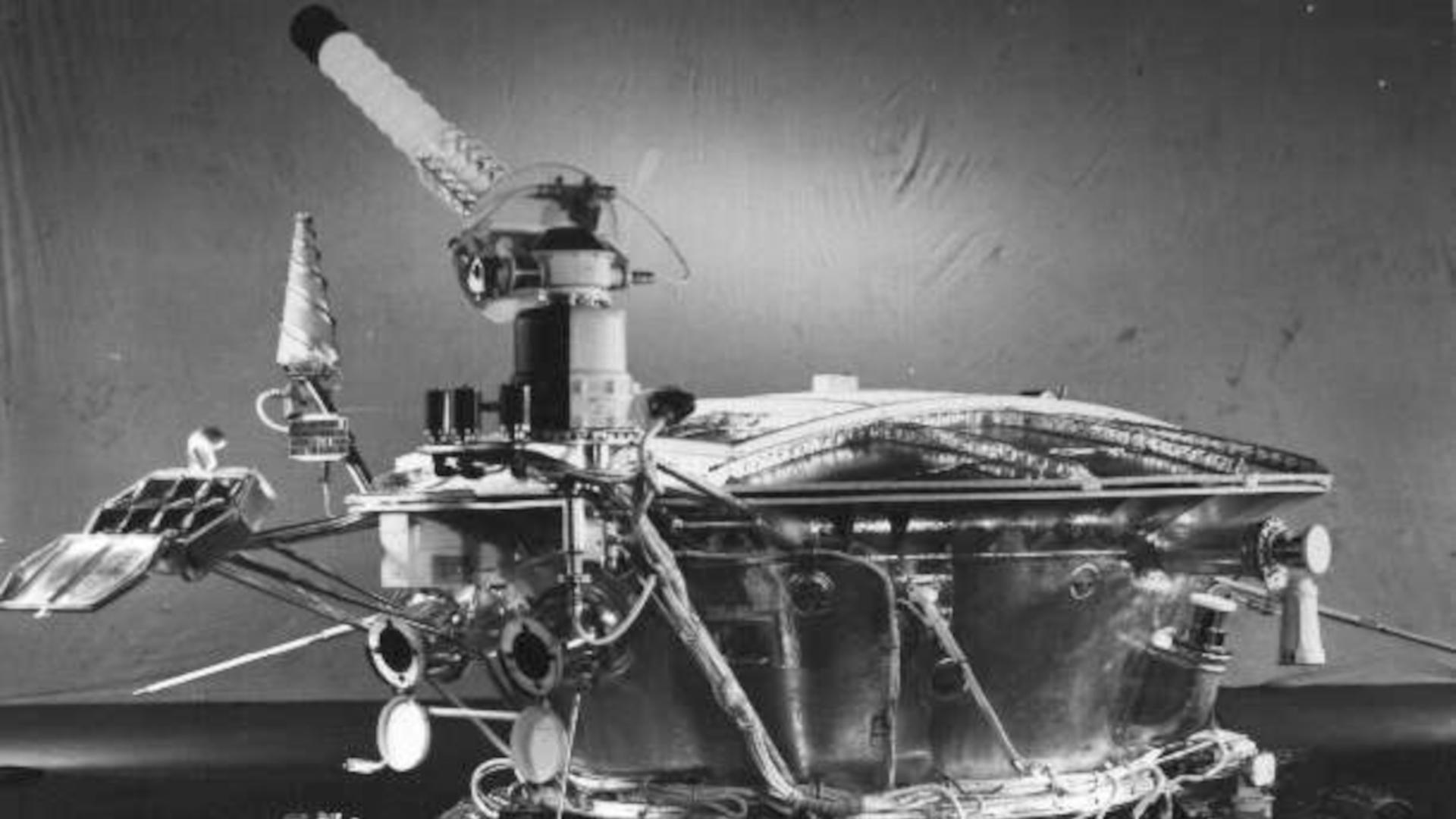 Die Lunochod-Rover ist etwa 2,3 Meter lang und 1,5 Meter hoch. (NASA) Die Lunochod-Rover ist etwa 2,3 Meter lang und 1,5 Meter hoch. (NASA)