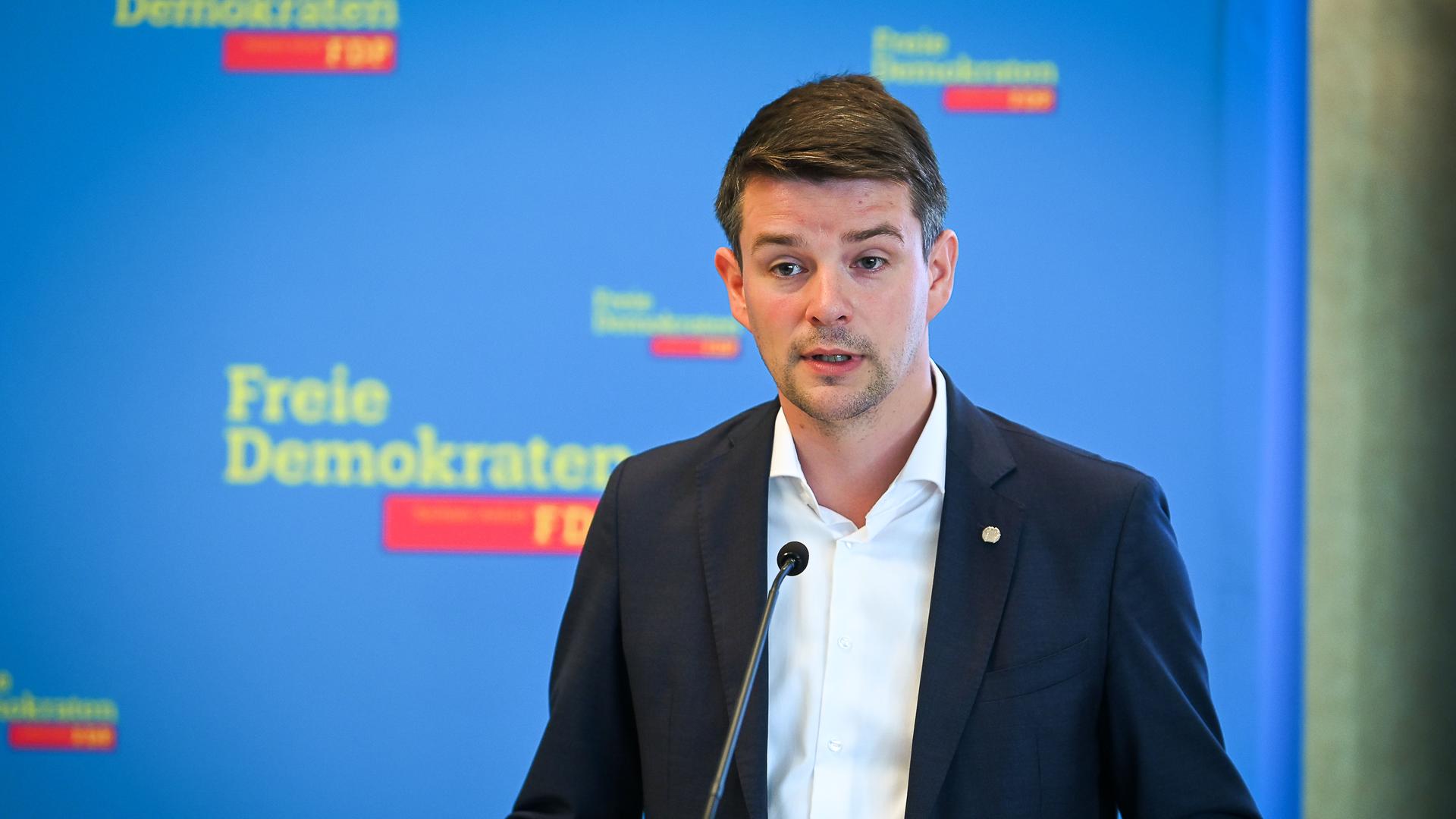 Der FDP-Politiker Marcus Faber spricht auf dem Landesparteitag in Sachsen-Anhalt. Der FDP-Politiker Marcus Faber spricht auf dem Landesparteitag in Sachsen-Anhalt.