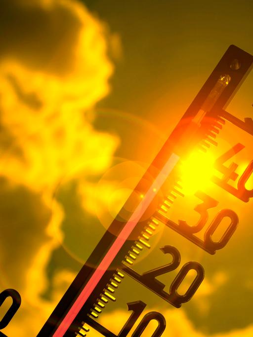 Symbolbild Hitzewelle, Thermometer in der Sonne, 40 Grad Celsius, Baden-Württemberg, Deutschland Hitzewelle *** Symbol i