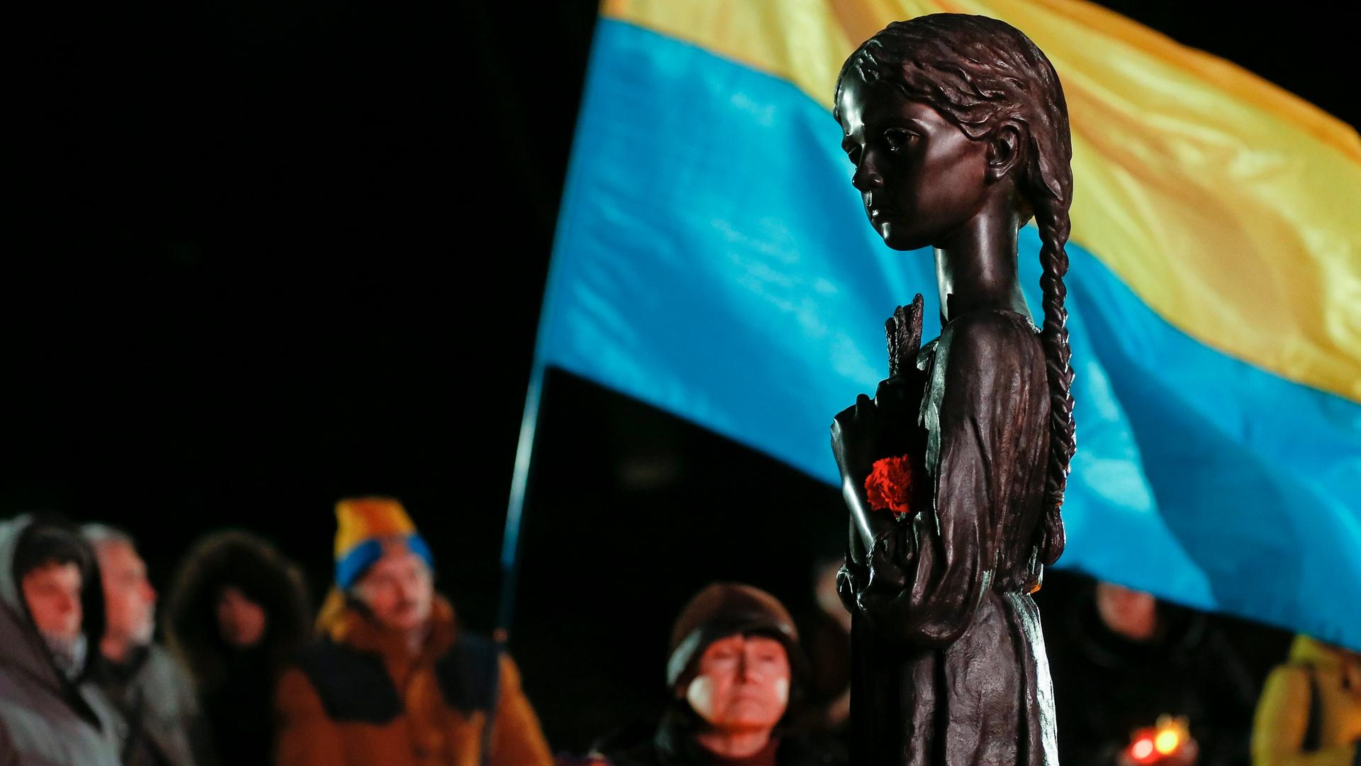 Ukrainer während des Gedenkens an die Opfer des Holodomor 1932-1933. Ukrainer während des Gedenkens an die Opfer des Holodomor 1932-1933.
