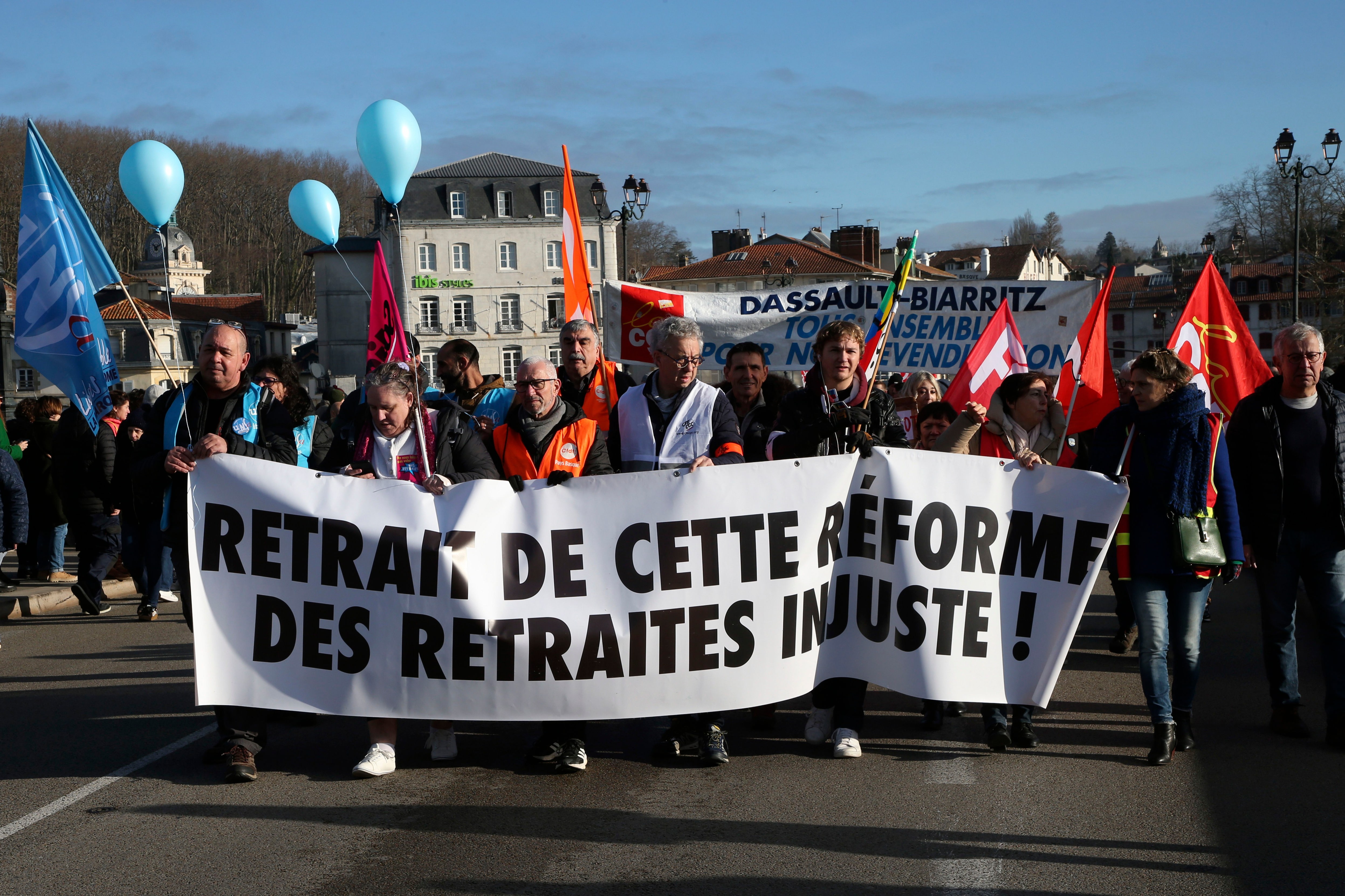 Frankreich - Neue Massenproteste und Streiks gegen Rentenreform