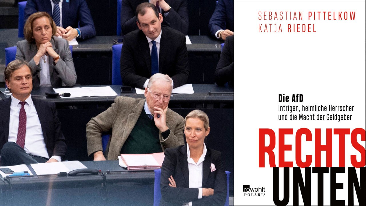 Bundestagsabgeordnete der AfD 2021 im Plenarsaal Deutscher Bundestag in Berlin und das Buchcover zu: Sebastian Pittelkow, Katrin Riedel: „Rechts unten. Die AfD: Intrigen, heimliche Herrscher und die Macht der Geldgeber“ Bundestagsabgeordnete der AfD 2021 im Plenarsaal Deutscher Bundestag in Berlin und das Buchcover zu: Sebastian Pittelkow, Katrin Riedel: „Rechts unten. Die AfD: Intrigen, heimliche Herrscher und die Macht der Geldgeber“