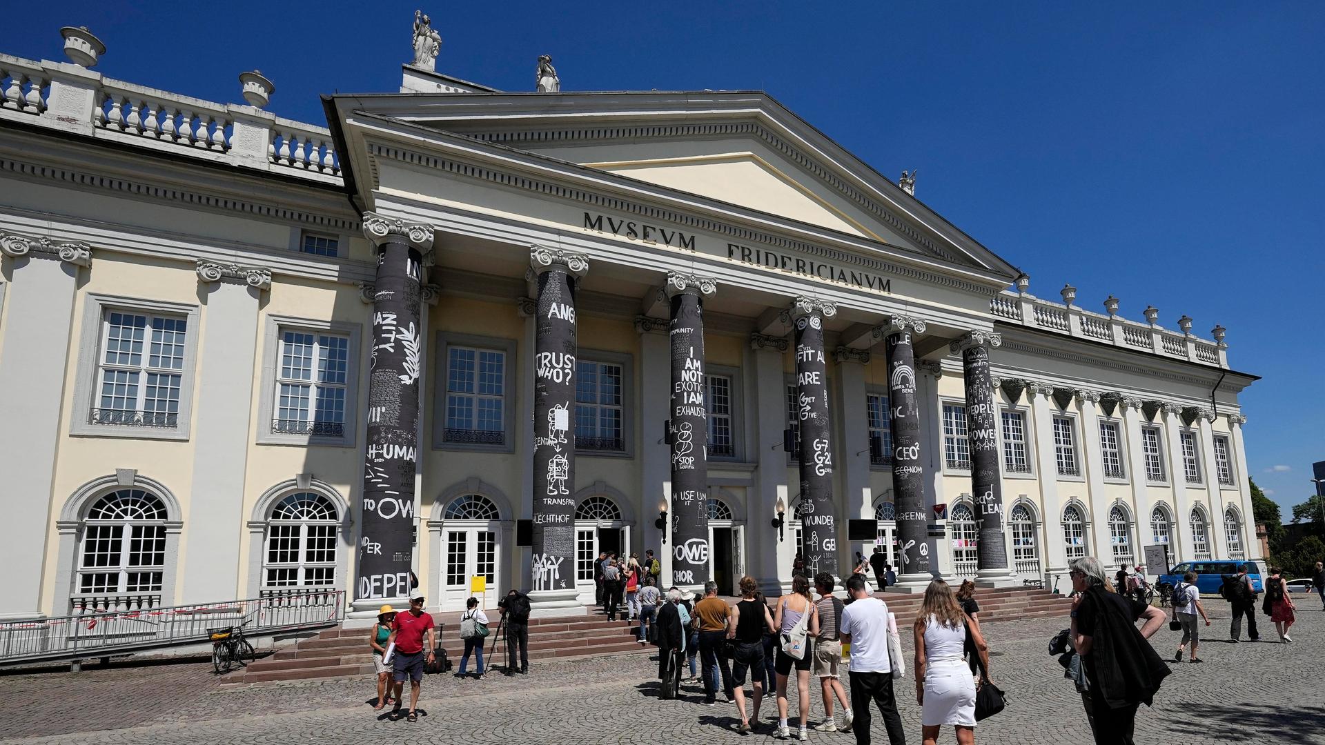 Das Museum Fredericianum in Kassel, wo auch Werke der Weltkunstausstellung documenta 15 ausgestellt werden. Das Museum Fredericianum in Kassel, wo auch Werke der Weltkunstausstellung documenta 15 ausgestellt werden.