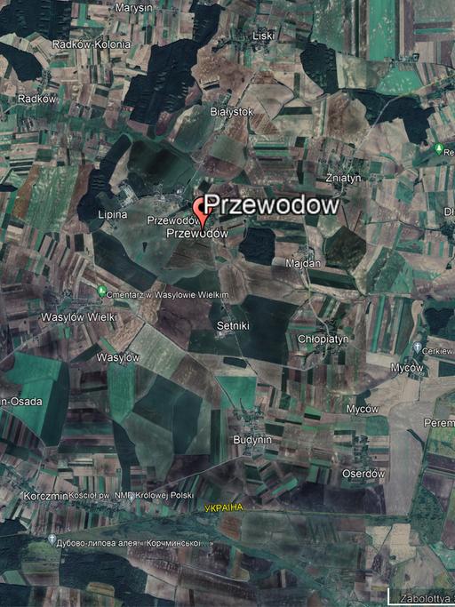 Die Google-Maps-Luftaufnahme zeigt die Region um den Ort Przewodow in Polen nahe der Grenze zur Ukraine (rechts). 