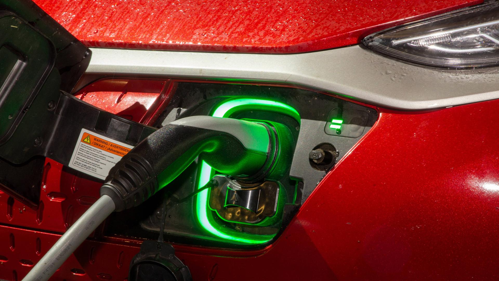 Elektroauto an der Ladestation