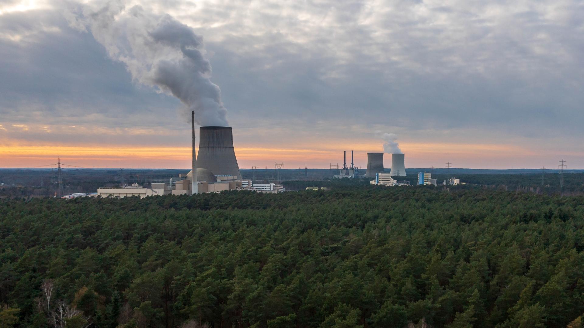 Das Kernkraftwerk Emsland (Luftaufnahme mit einer Drohne) Das Kernkraftwerk Emsland (Luftaufnahme mit einer Drohne)